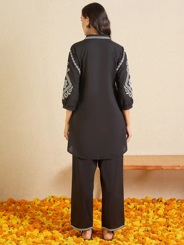 Black_Embroidered_Pure_Cotton_Kurta_Trouser_Set