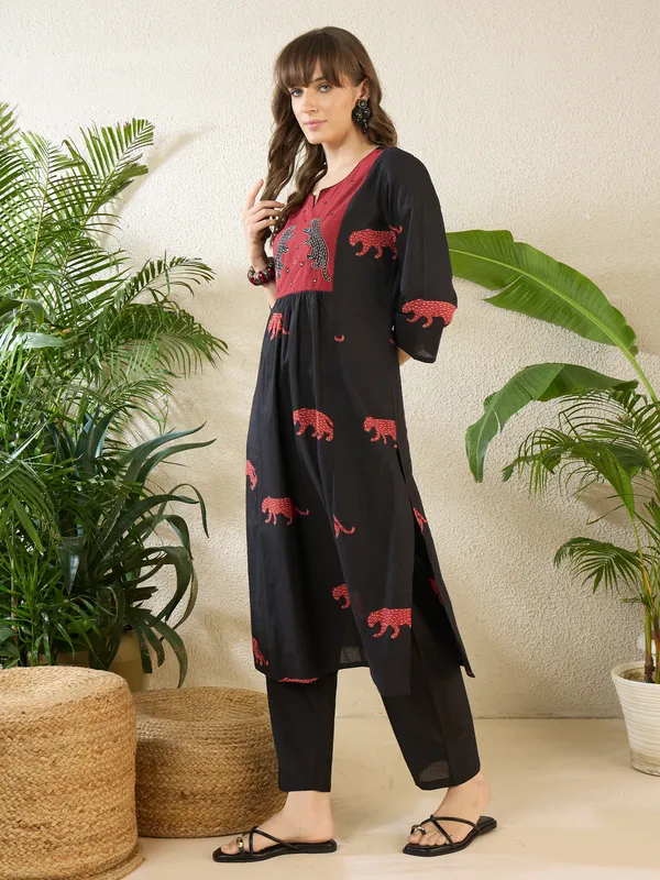 Black_Embroidered_Pure_Cotton_Kurta_Trouser_Set