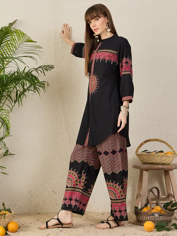Black_Cotton_A-Line_Kurta_with_Palazzos