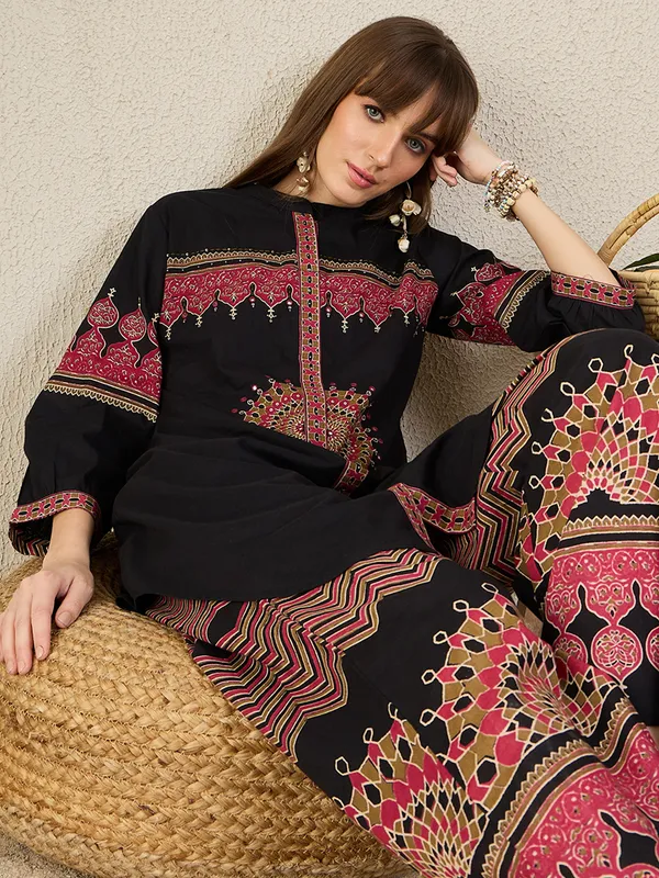Black_Cotton_A-Line_Kurta_with_Palazzos