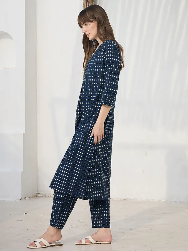 Blue_Printed_Pure_Cotton_Kurta_Trouser_Set