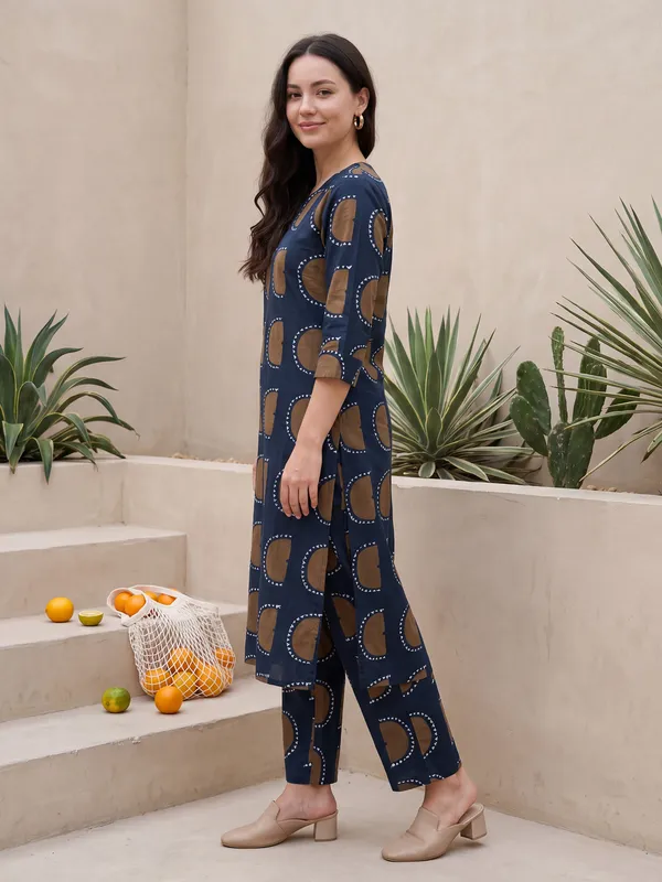 Blue_Printed_Pure_Cotton_Kurta_Trouser_Set