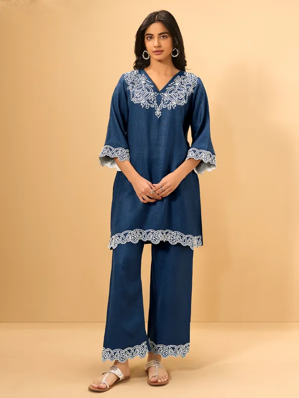 Blue_Embroidered_Linen_Kurta_Trouser_Set