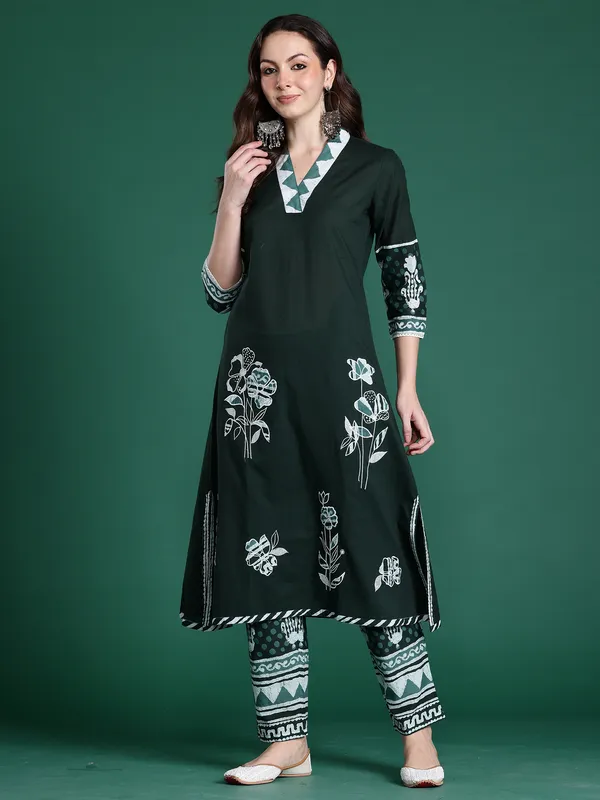 Green_Printed_Pure_Cotton_Kurta_Trouser_Set