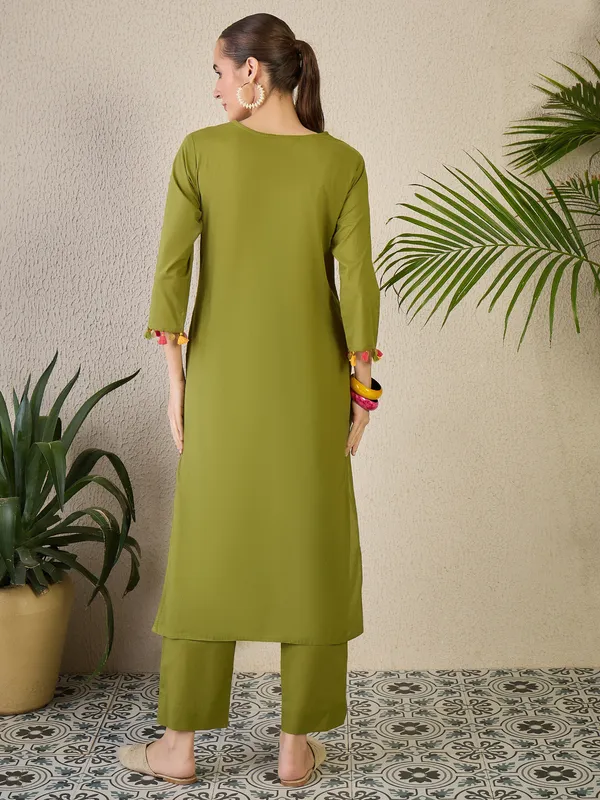Green_Embroidered_Pure_Cotton_Kurta_Trouser_Set