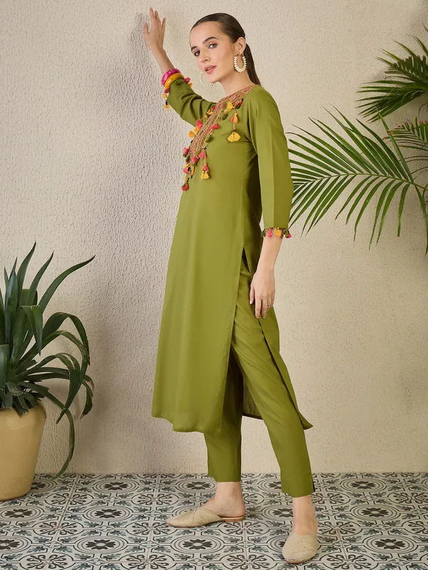 Green_Embroidered_Pure_Cotton_Kurta_Trouser_Set