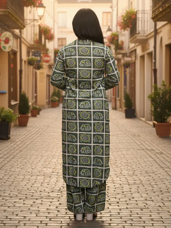 Green_Printed_Pure_Cotton_Kurta_Trouser_Set