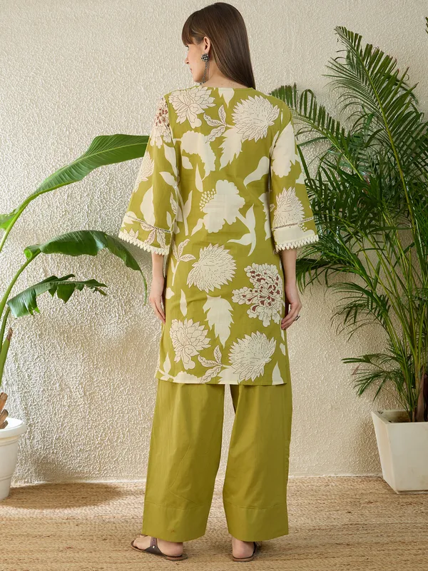 Green_Cotton_Straight_Kurta_with_Palazzos