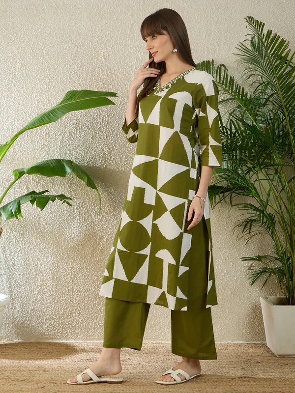 Green_Printed_Pure_Cotton_Kurta_Trouser_Set
