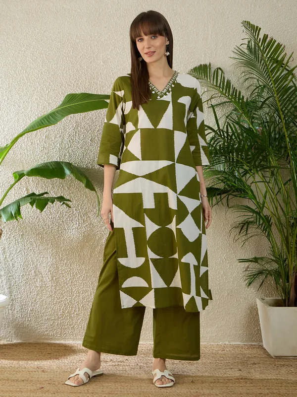 Green_Printed_Pure_Cotton_Kurta_Trouser_Set