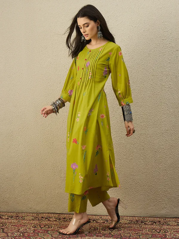 Green_Cotton_A-Line_Kurta_with_Trousers