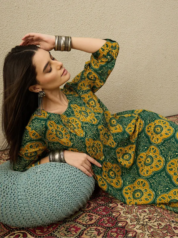 Green_Cotton_A-Line_Kurta_with_Trousers