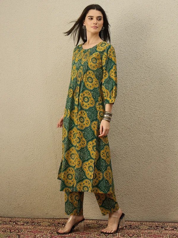 Green_Cotton_A-Line_Kurta_with_Trousers