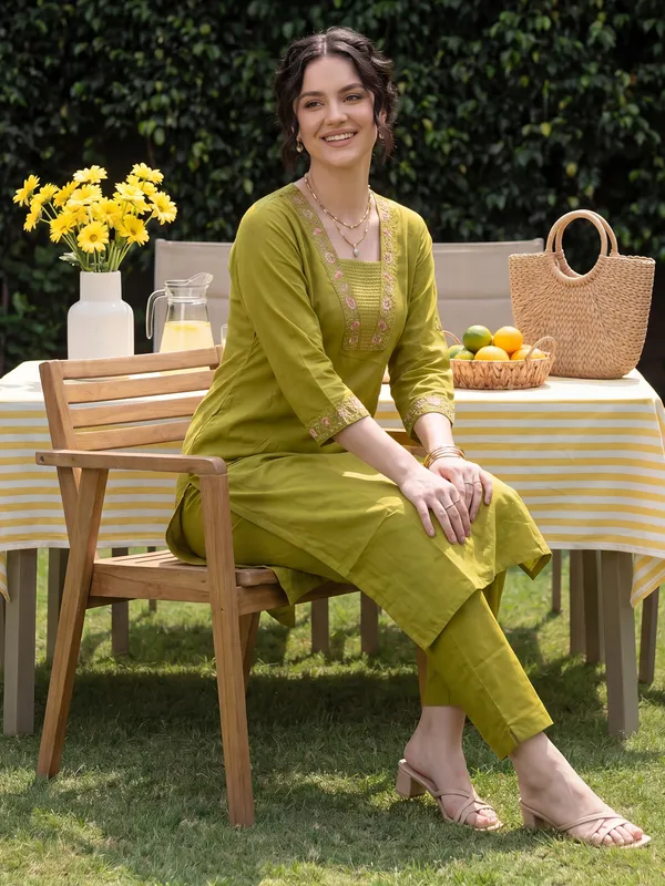 Green_Embroidered_Pure_Cotton_Kurta_Trouser_Set