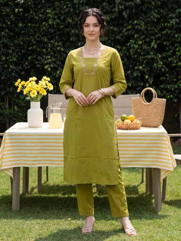 Green_Embroidered_Pure_Cotton_Kurta_Trouser_Set