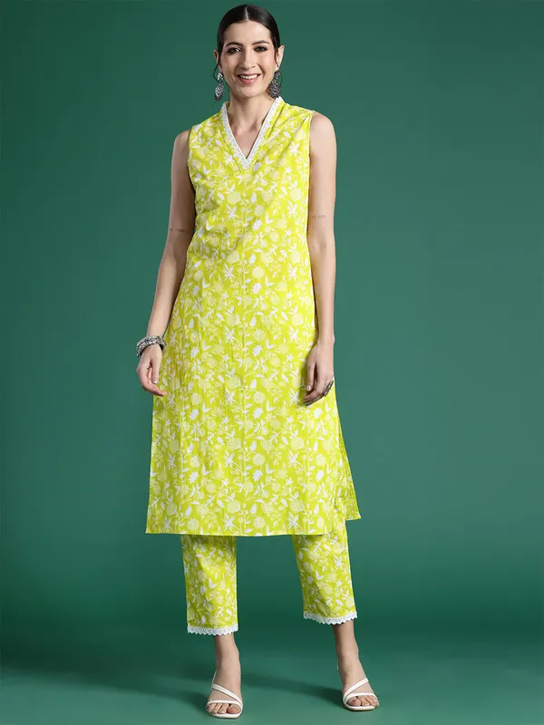 Green_Printed_Pure_Cotton_Kurta_Trouser_Set