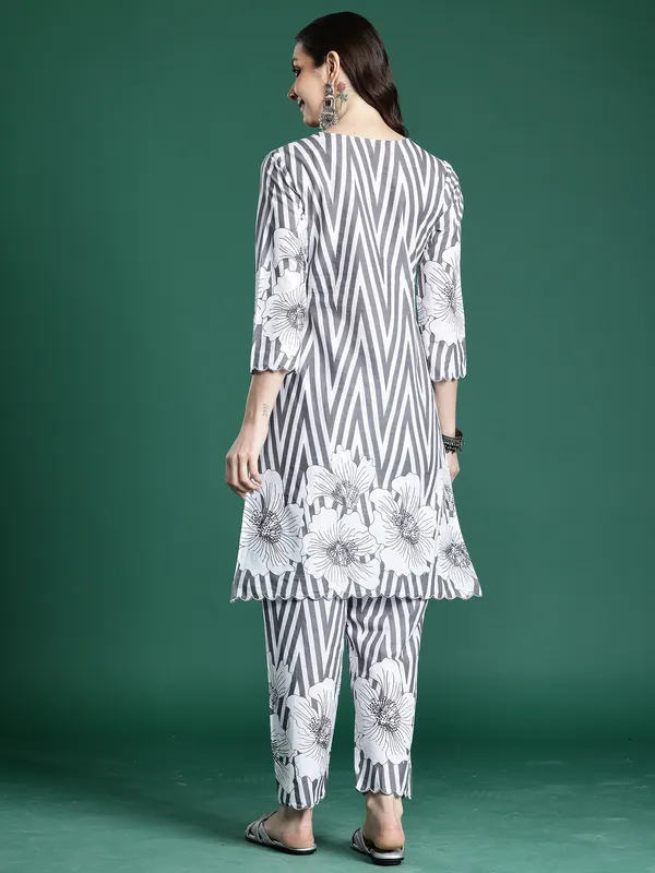 Grey_Printed_Pure_Cotton_Kurta_Trouser_Set