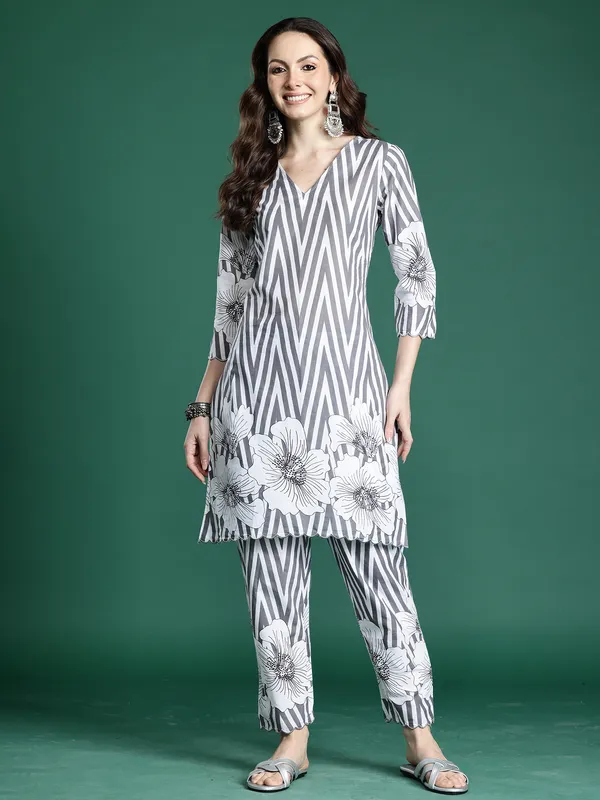 Grey_Printed_Pure_Cotton_Kurta_Trouser_Set