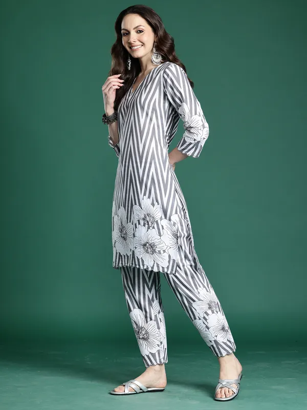 Grey_Printed_Pure_Cotton_Kurta_Trouser_Set