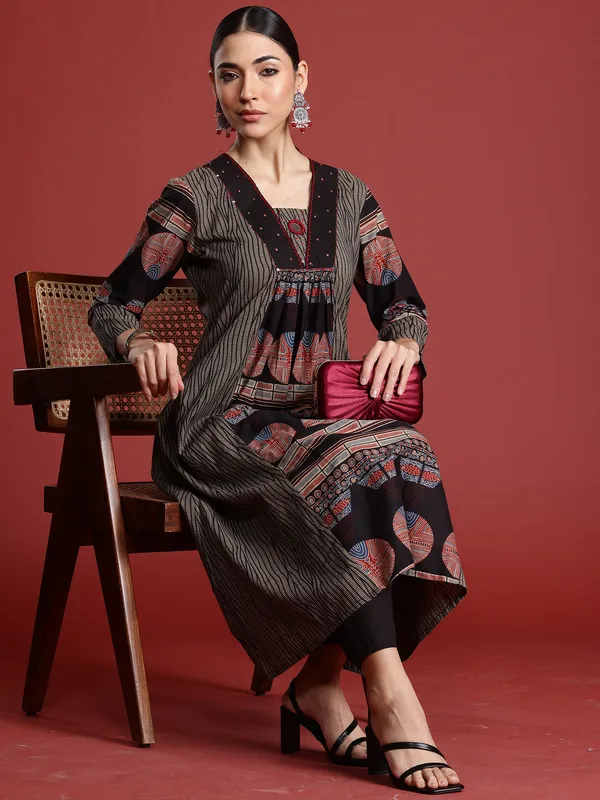 Multicolor_Printed_Pure_Cotton_Kurta_Trouser_Set
