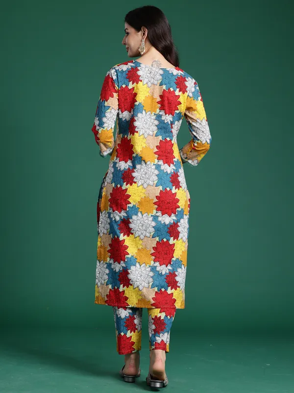 Multicolor_Printed_Pure_Cotton_Kurta_Trouser_Set