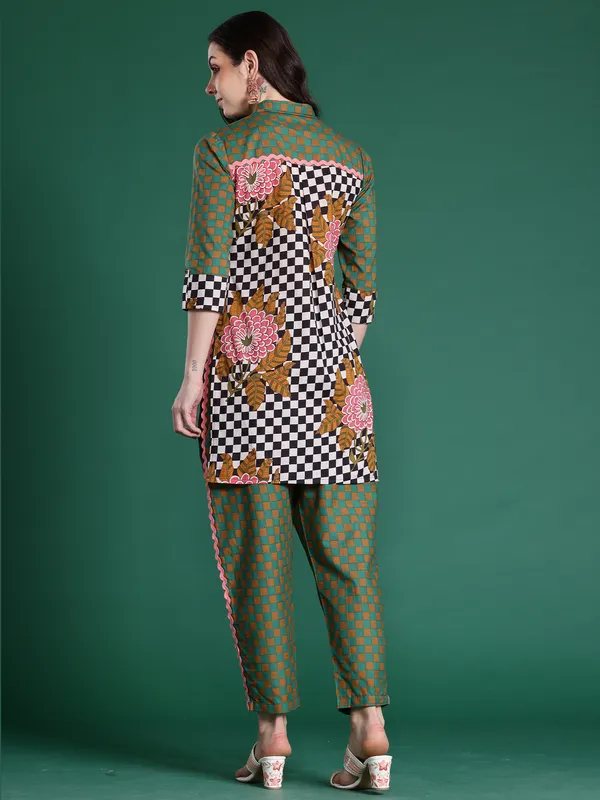Multicolor_Printed_Pure_Cotton_Kurta_Trouser_Set
