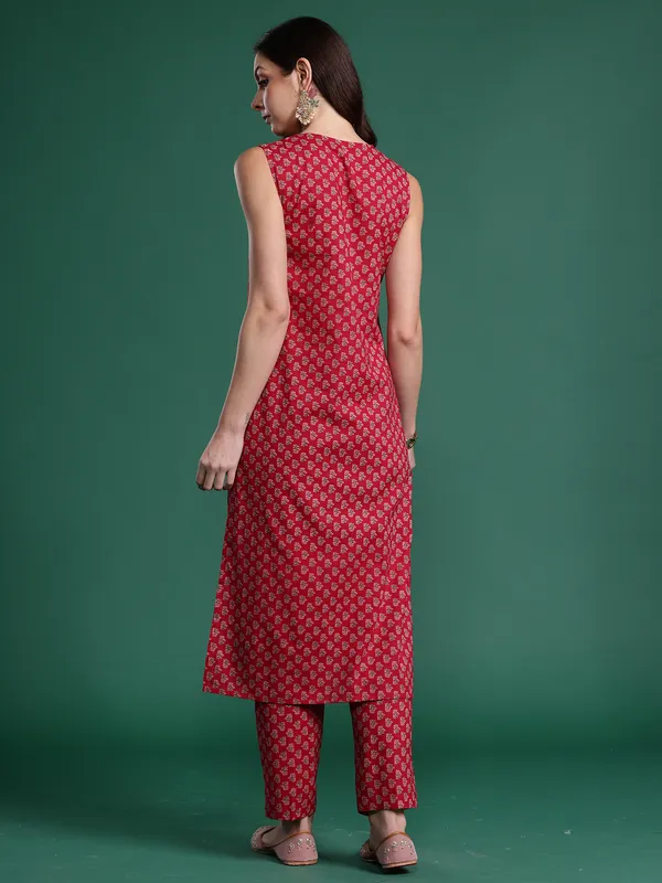 Maroon_Printed_Pure_Cotton_Kurta_Trouser_Set