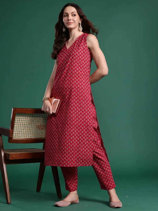 Maroon_Printed_Pure_Cotton_Kurta_Trouser_Set