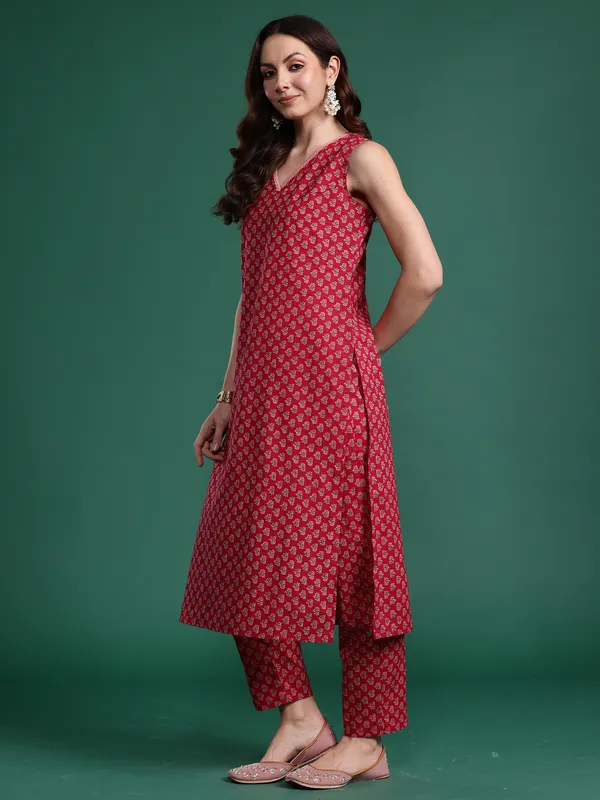 Maroon_Printed_Pure_Cotton_Kurta_Trouser_Set
