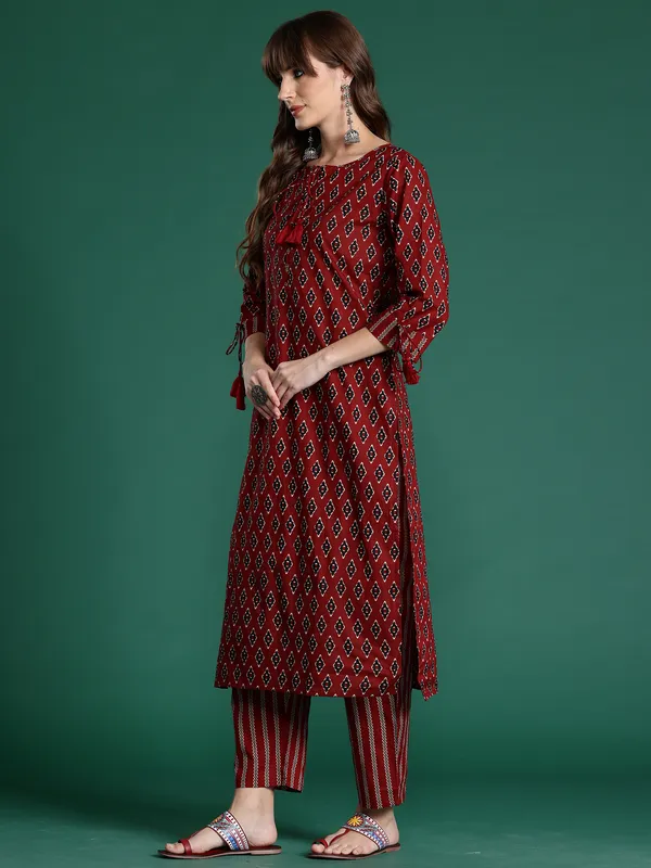 Maroon_Printed_Pure_Cotton_Kurta_Trouser_Set