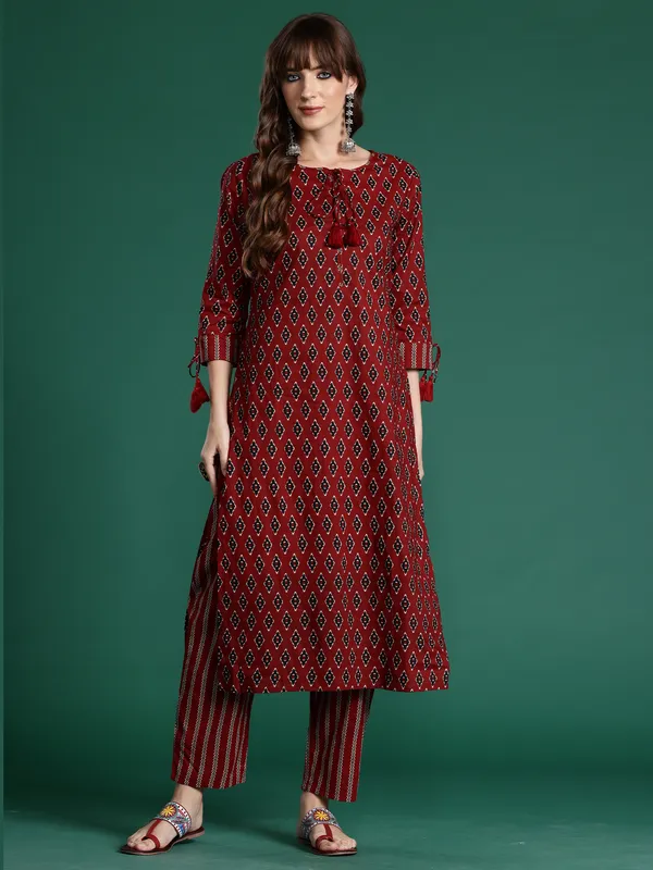 Maroon_Printed_Pure_Cotton_Kurta_Trouser_Set