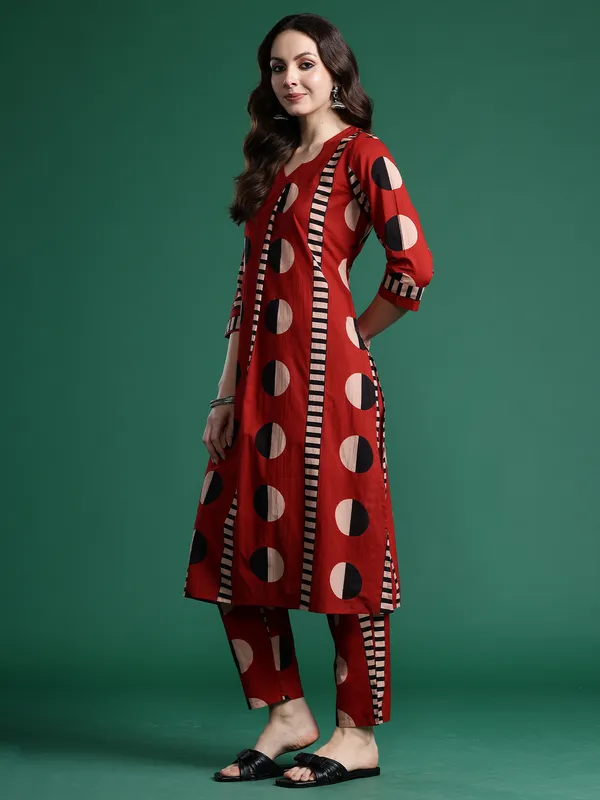 Maroon_Printed_Pure_Cotton_Kurta_Trouser_Set