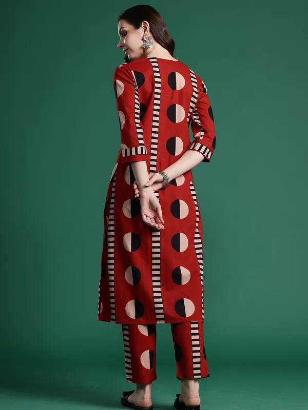 Maroon_Printed_Pure_Cotton_Kurta_Trouser_Set