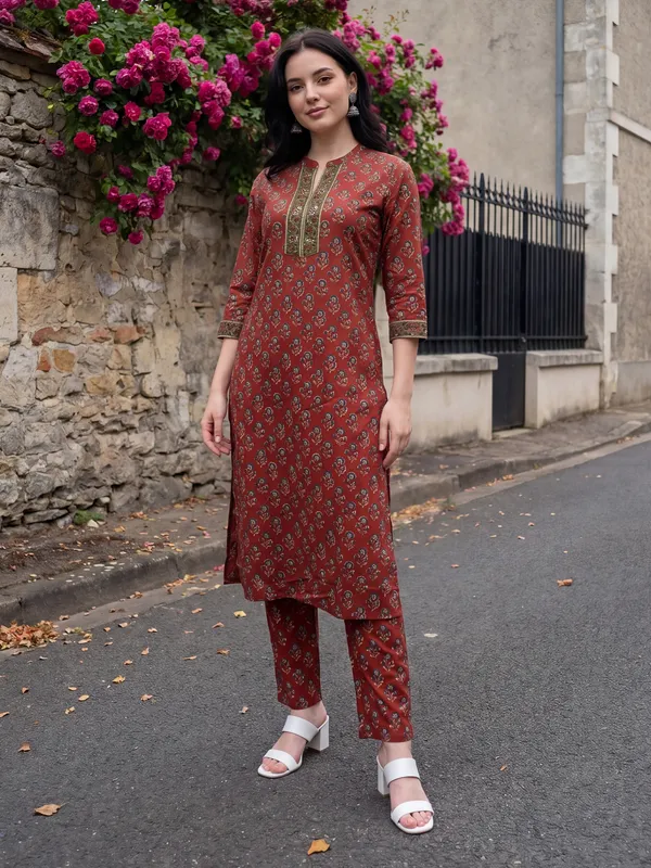 Maroon_Printed_Pure_Cotton_Kurta_Trouser_Set