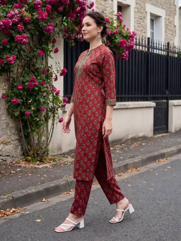 Maroon_Printed_Pure_Cotton_Kurta_Trouser_Set