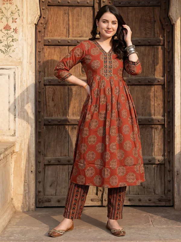 Maroon_Printed_Pure_Cotton_Kurta_Trouser_Set