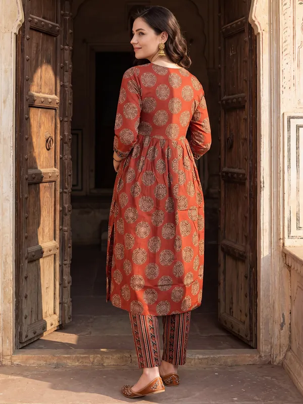 Maroon_Printed_Pure_Cotton_Kurta_Trouser_Set