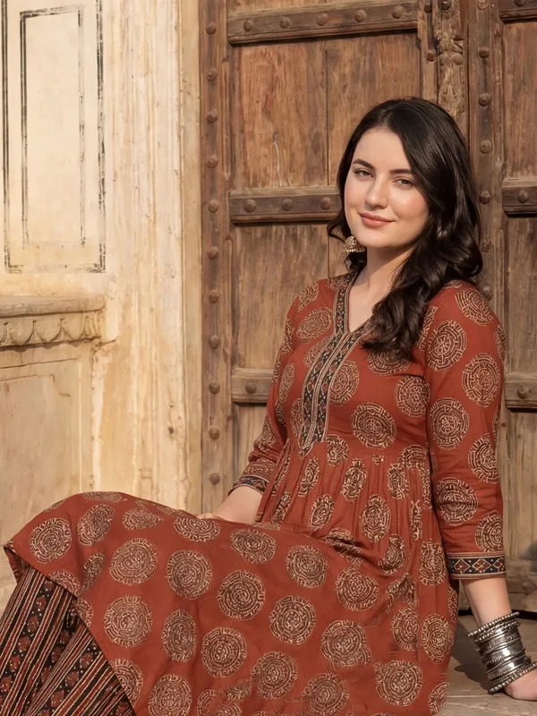 Maroon_Printed_Pure_Cotton_Kurta_Trouser_Set