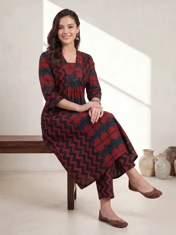 Maroon_Printed_Pure_Cotton_Kurta_Trouser_Set