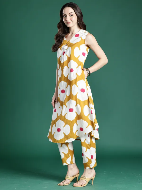 Mustard_Printed_Pure_Cotton_Kurta_Trouser_Set