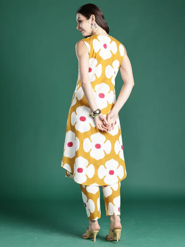 Mustard_Printed_Pure_Cotton_Kurta_Trouser_Set