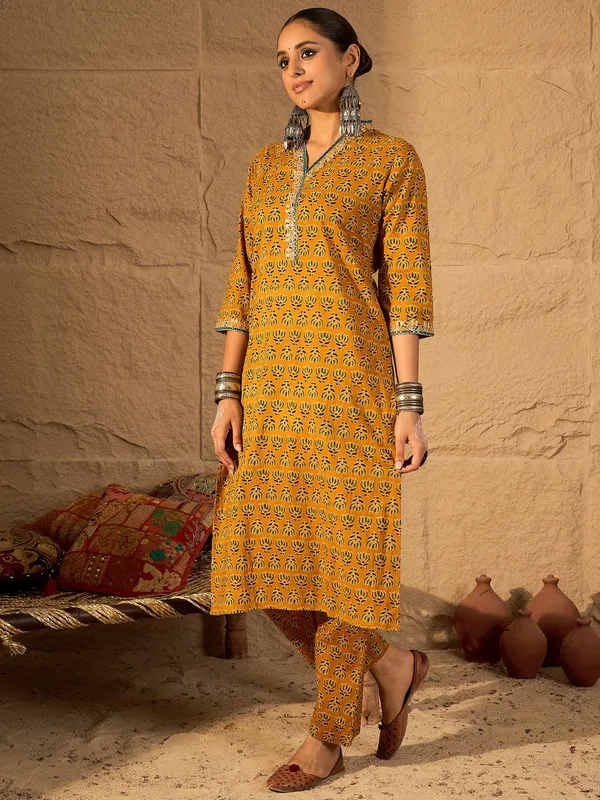 Mustard_Printed_Pure_Cotton_Kurta_Trouser_Set
