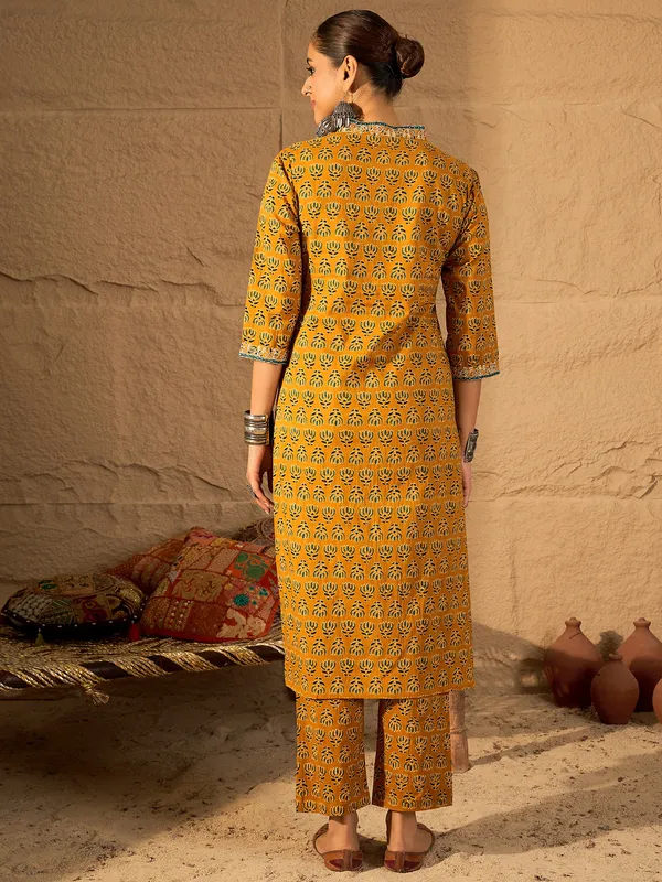 Mustard_Printed_Pure_Cotton_Kurta_Trouser_Set