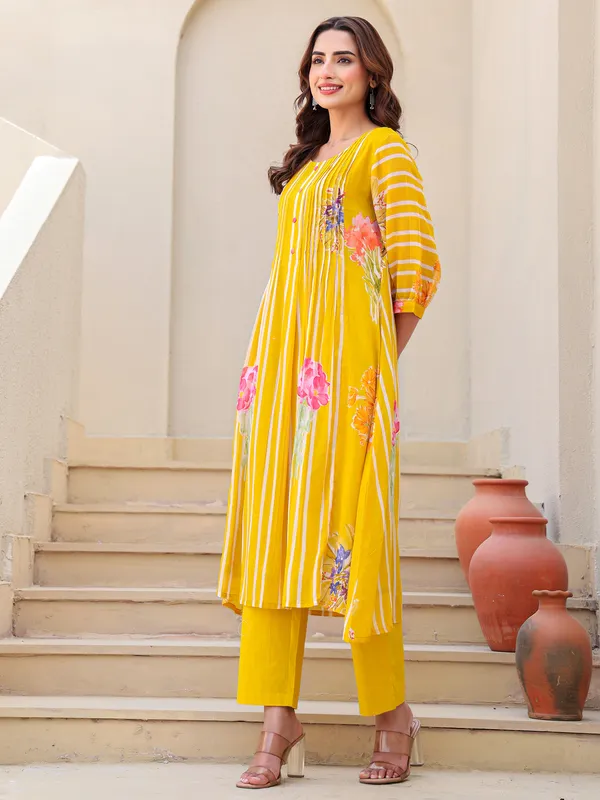 Mustard_Printed_Pure_Cotton_Kurta_Trouser_Set