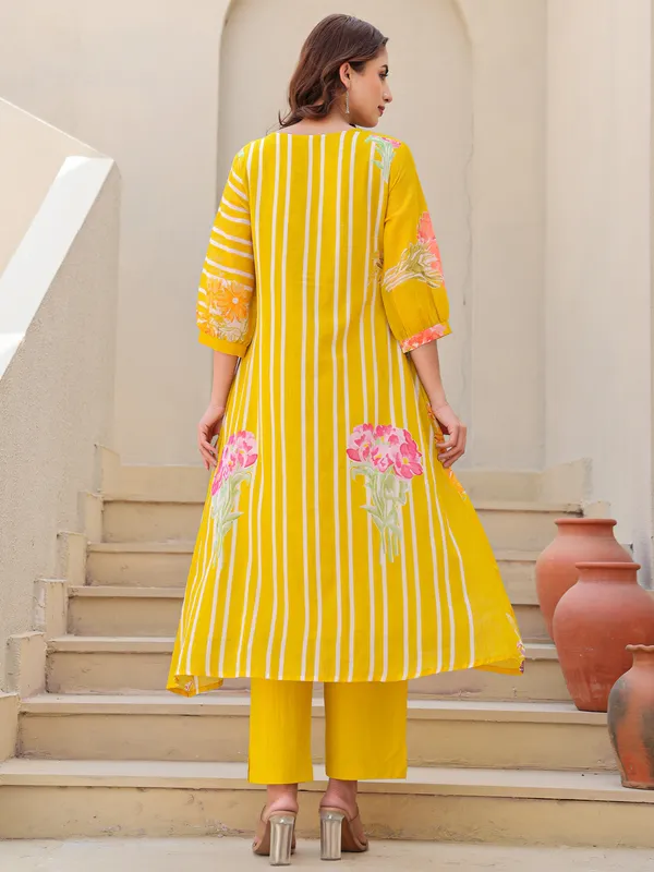Mustard_Printed_Pure_Cotton_Kurta_Trouser_Set