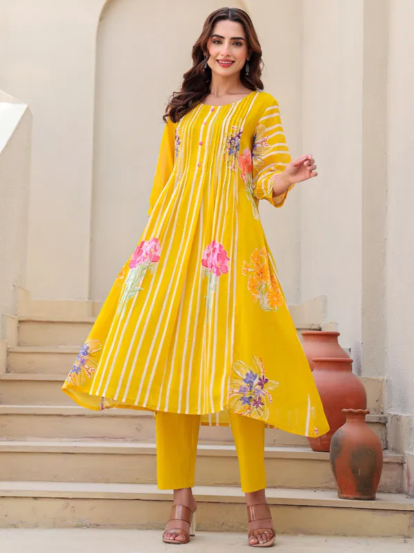 Mustard_Printed_Pure_Cotton_Kurta_Trouser_Set