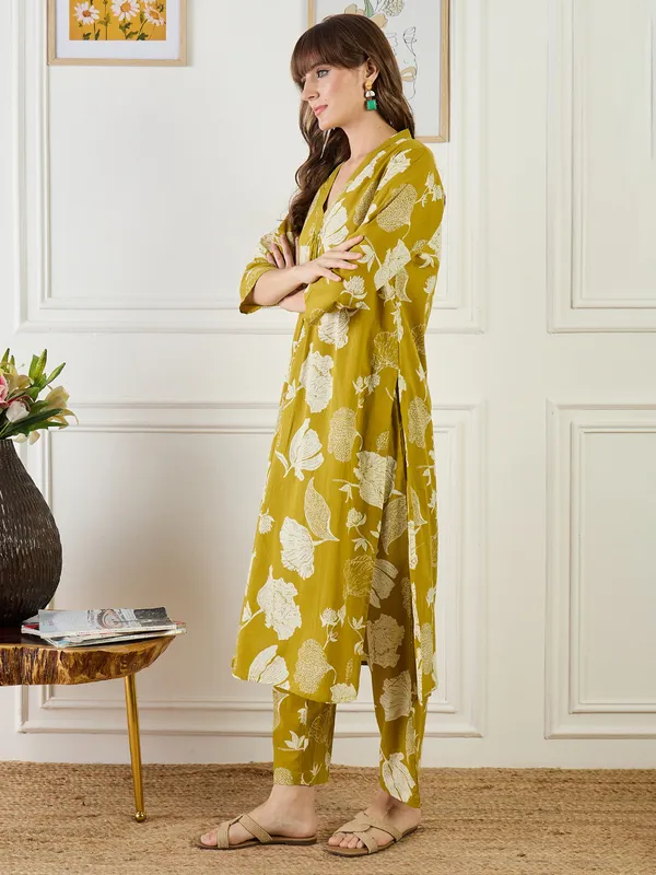 Mustard_Printed_Pure_Cotton_Kurta_Trouser_Set