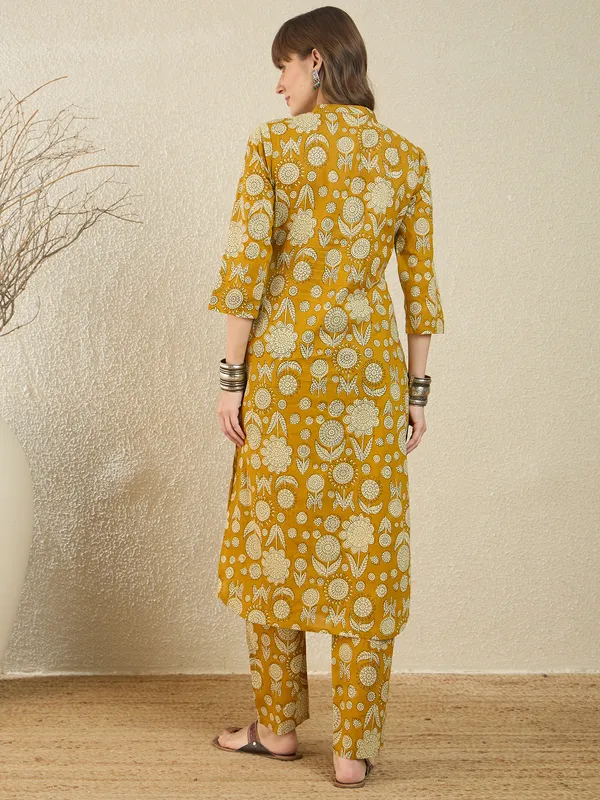 Mustard_Printed_Pure_Cotton_Kurta_Trouser_Set