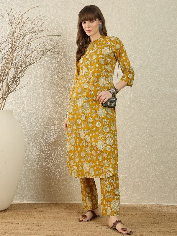 Mustard_Printed_Pure_Cotton_Kurta_Trouser_Set