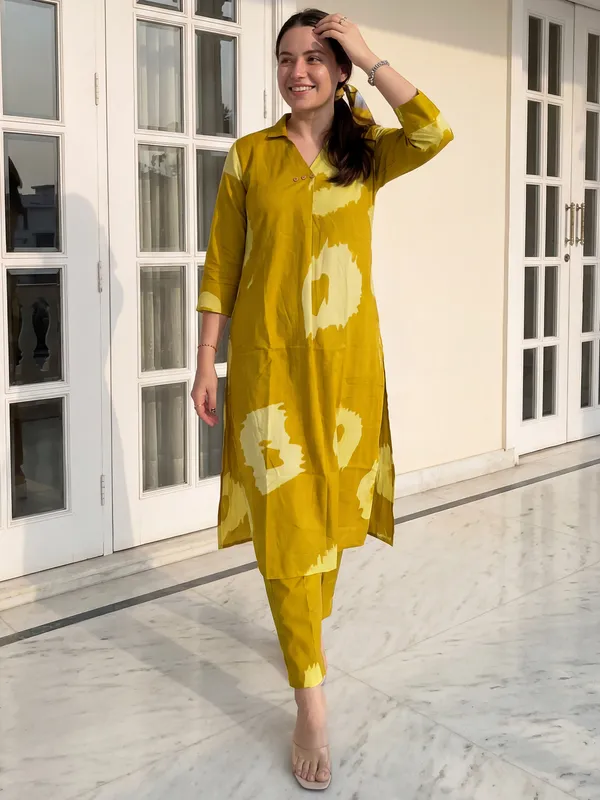 Mustard_Printed_Pure_Cotton_Kurta_Trouser_Set